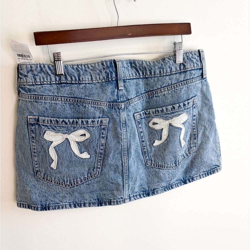 NWT Hollister Blue Denim Mini Skirt with White Bow Accents